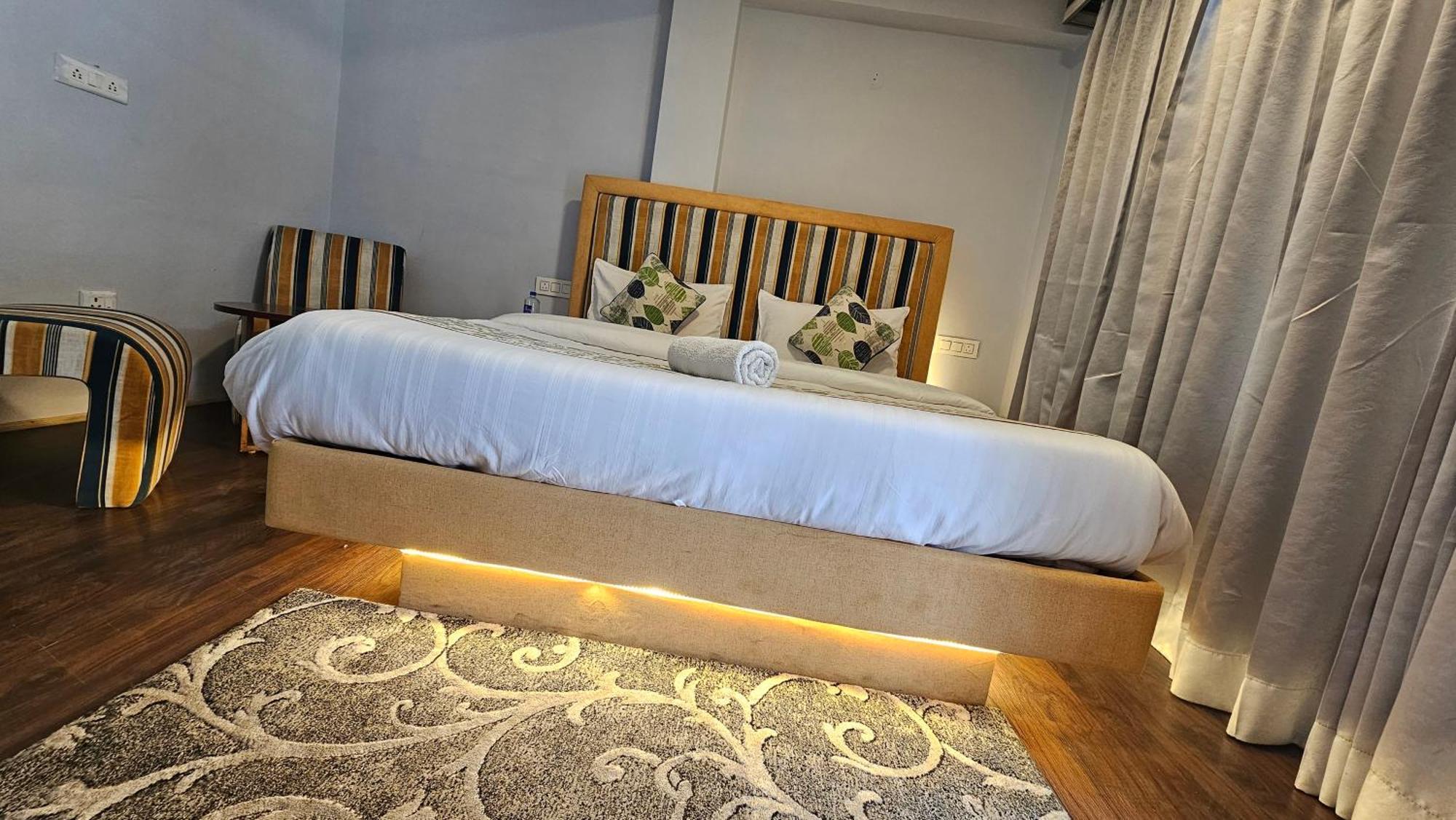 Hotel English Rose, #Personal Parking, #Petfriendly, #Garden, #Bonfire Under The Stars Manāli Exterior foto
